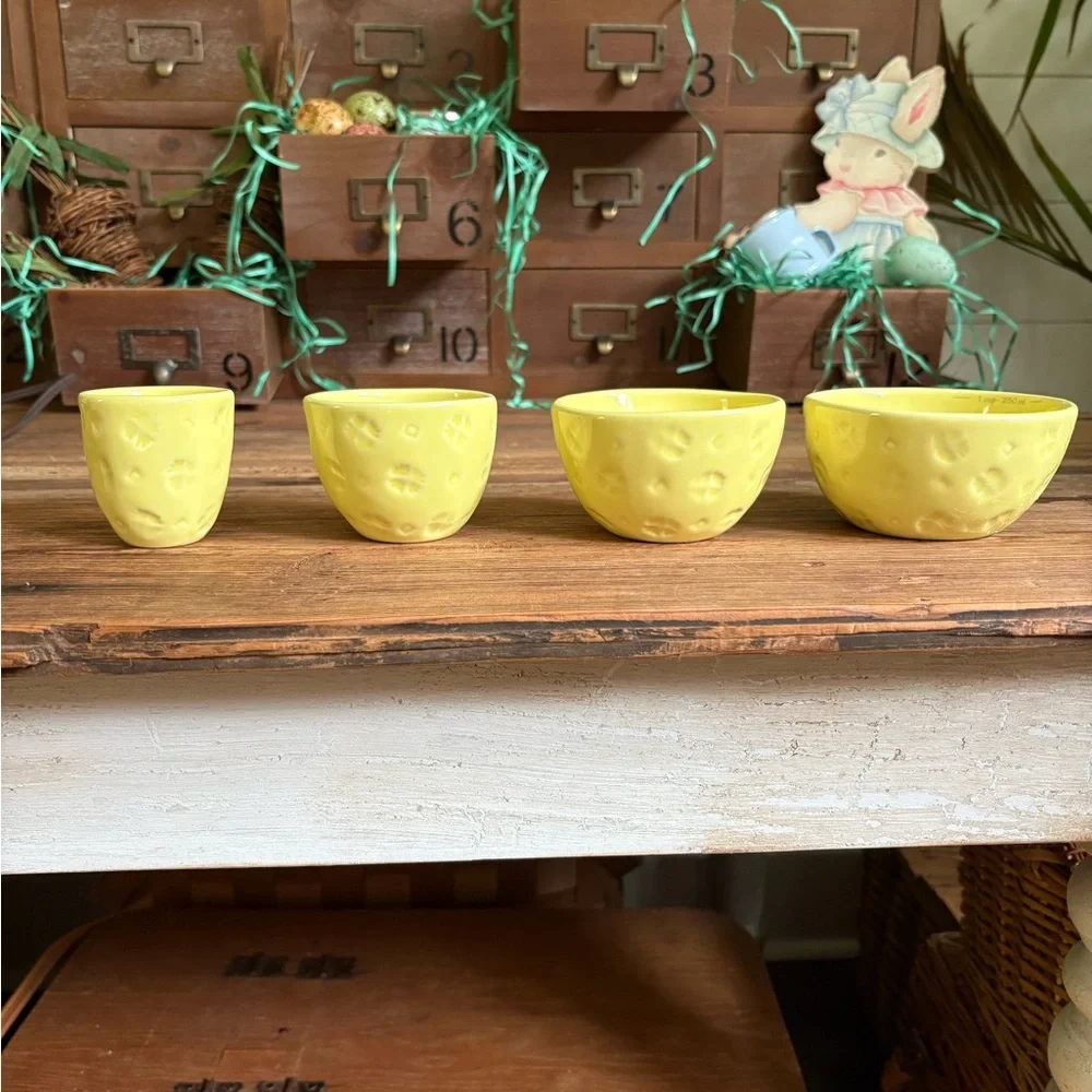 Set of Yellow Embossed west elm measuring cups